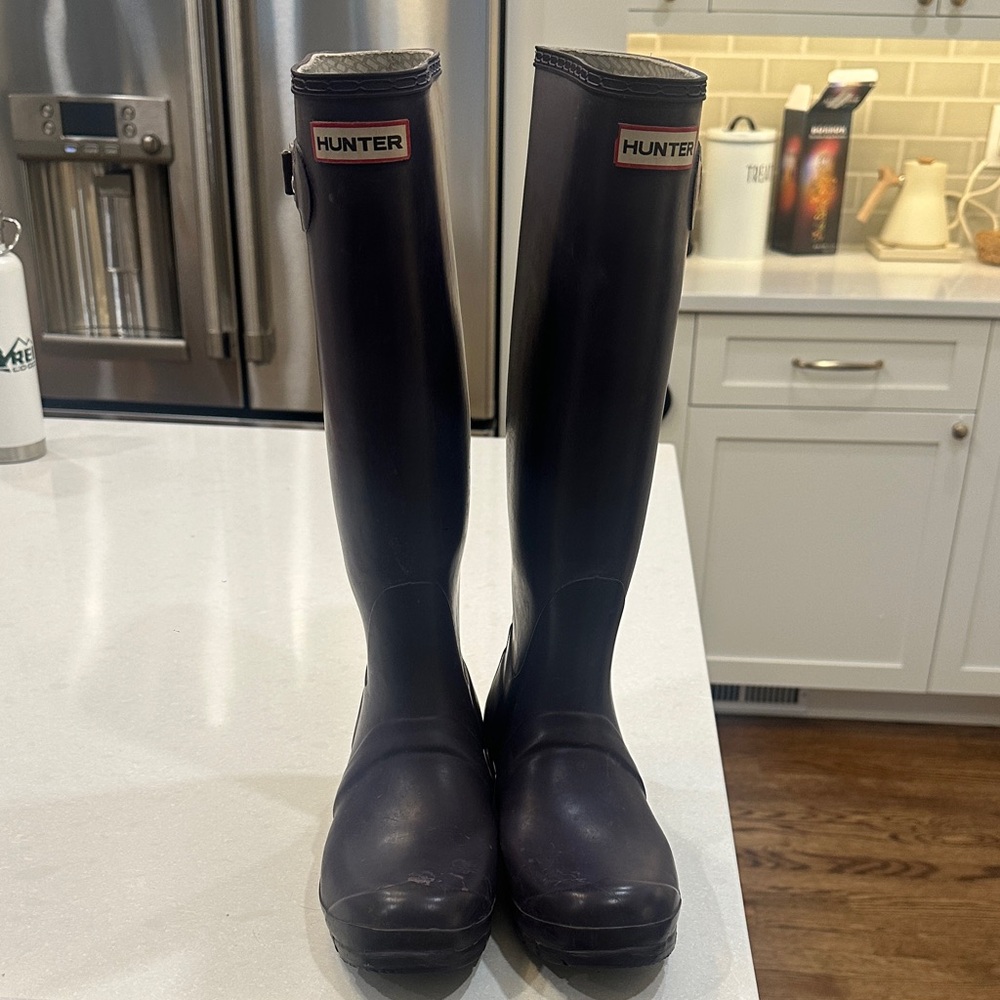 Hunter Classic Purple Tall Boots size 7M/8F